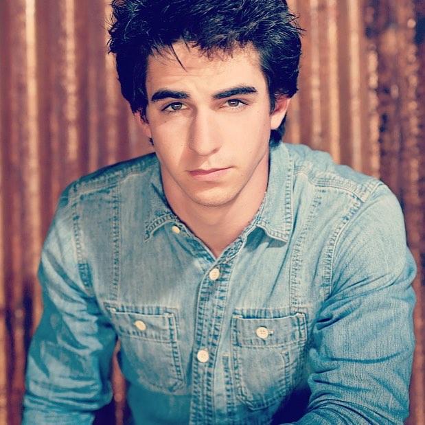 Zachary Gordon（扎克拉瑞·戈登）是美国的一位演员。他从8岁就开始出