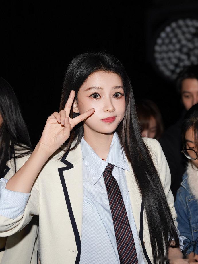 孙怡说站上台就有PTSD 命运专挑苦命人，孙怡属实是乘风限定倒霉蛋了！之前的高压