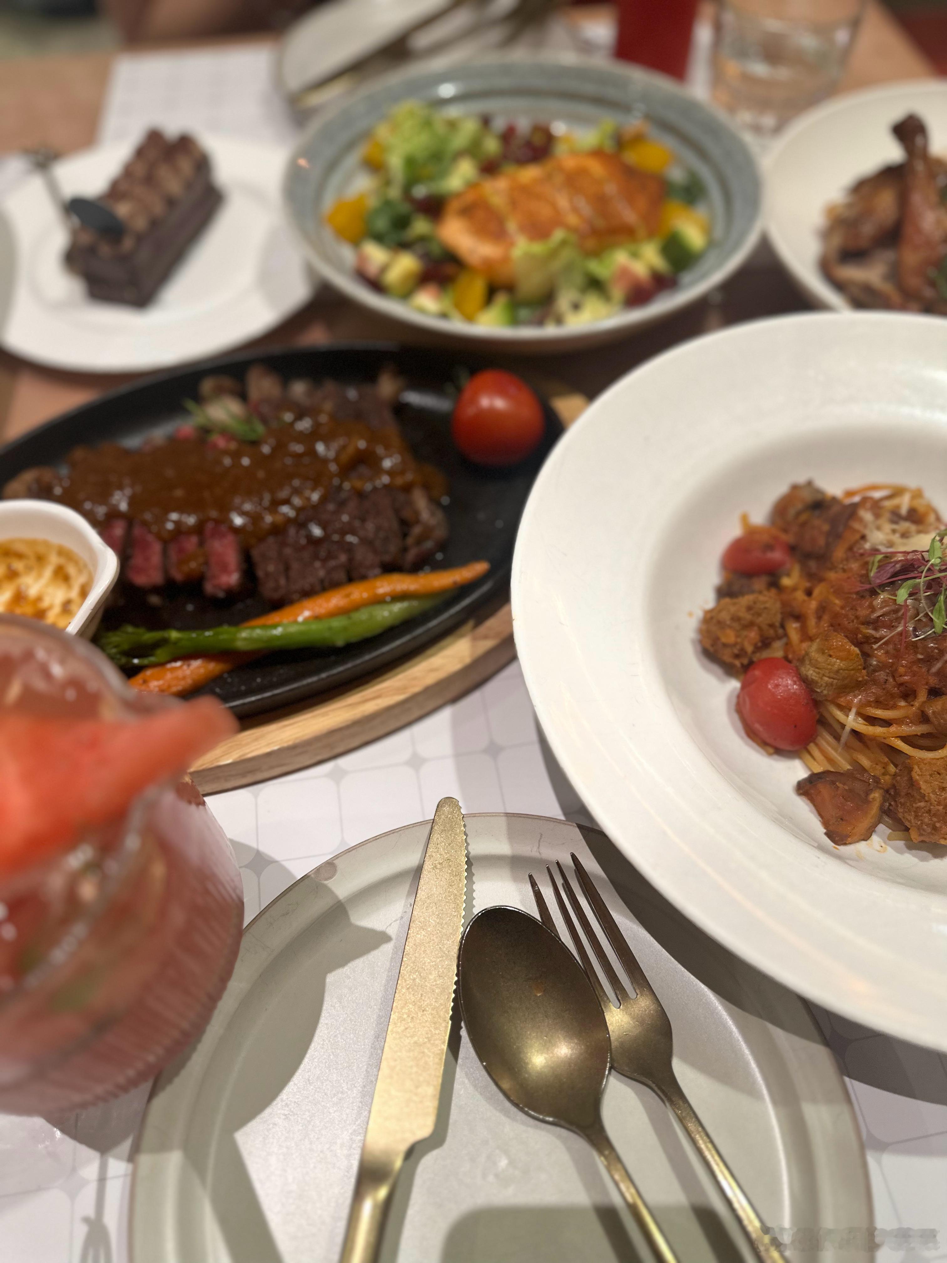 月初吃肉，一个月都吃肉 ​​​