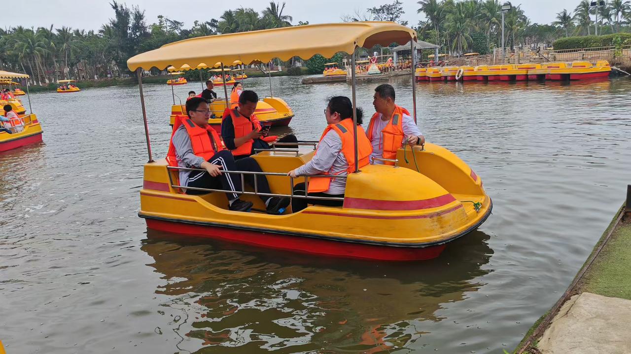 借钱见人心，还钱见人品
 
老话说得好：钱不是万能的，但没钱万万不能。比钱更重要