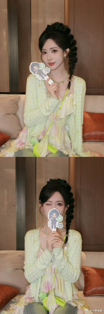李昀锐孟子义按姓氏笔画排扶摇直尚合照掉落！轻松自然的互动，光是同框就让人心动不已