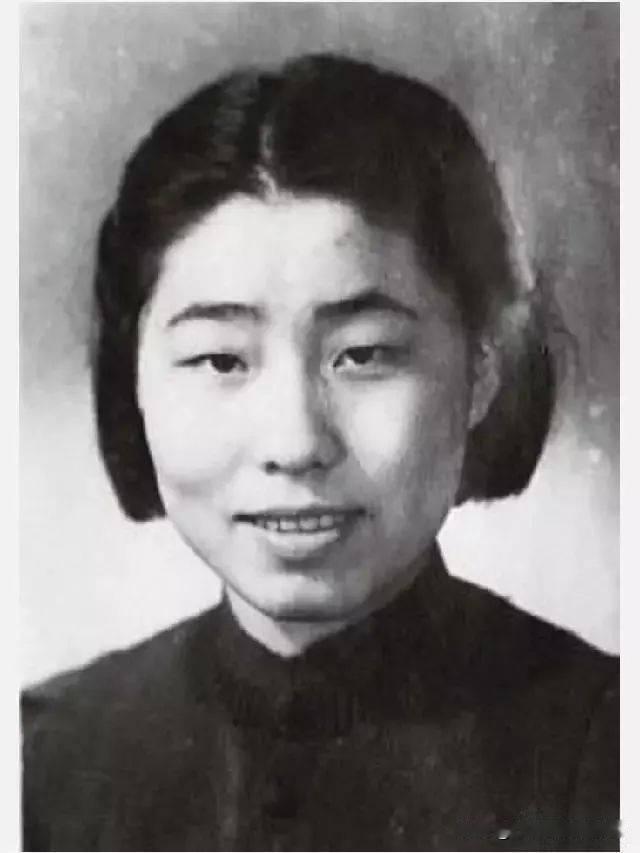 杨绛的亲妹妹杨必，在文革中被迫害自杀杨绛 无锡杨氏家族 
杨必于1922年生于江