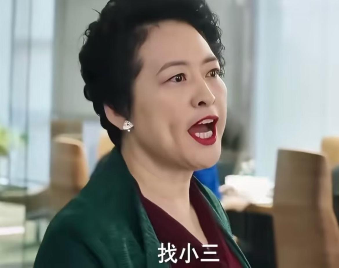 同事说：

中秋和国庆之间夹了个小三，

28、29、30说的就是你仨！

这比