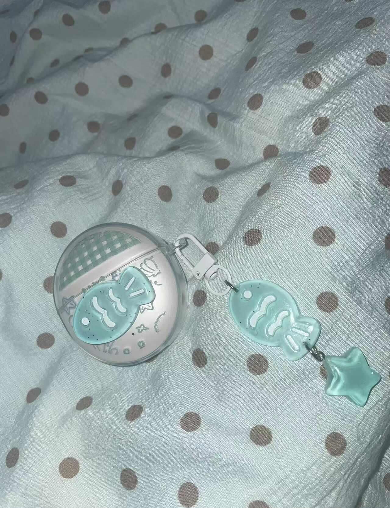 这个耳机壳好适合深海奏汰
一看小鱼元素就想到了奏汰偶像梦幻祭 偶像梦幻祭2 深海