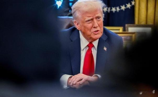 特朗普转性了？还是得高人指点了？据新华社媒体1月6日报道：特朗普当天在华盛顿举行