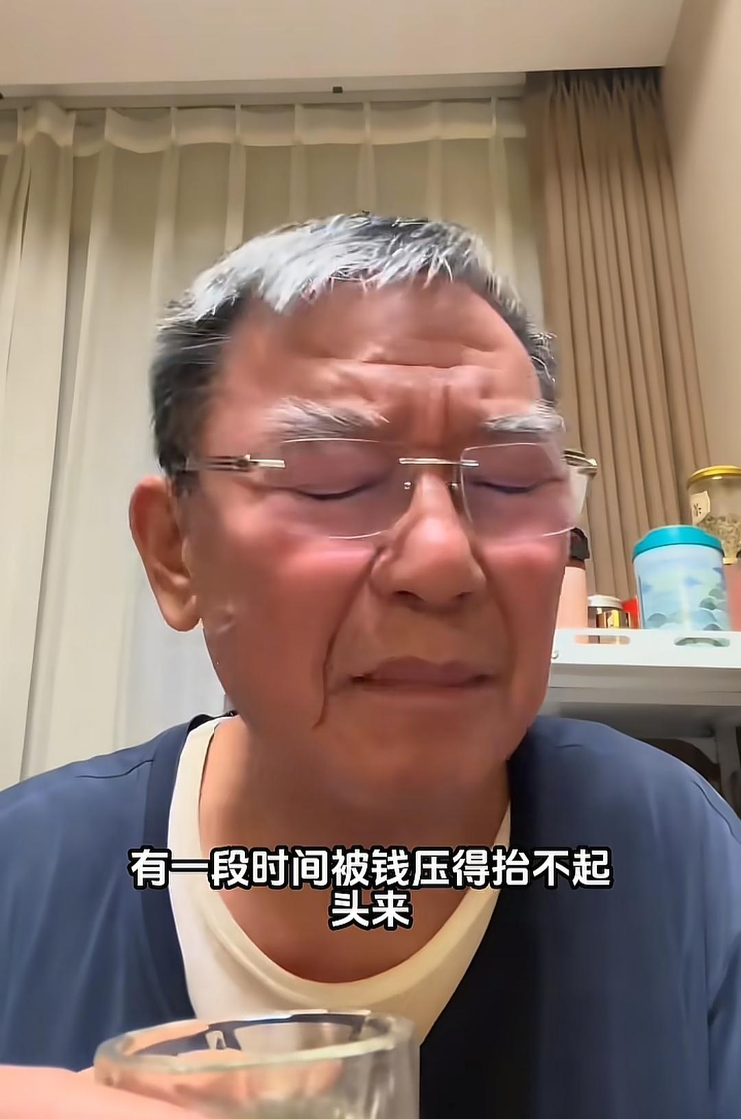 73岁的李立群为什么不退休？

不是不想退休，

是‌因为孩子没办法退休，

李