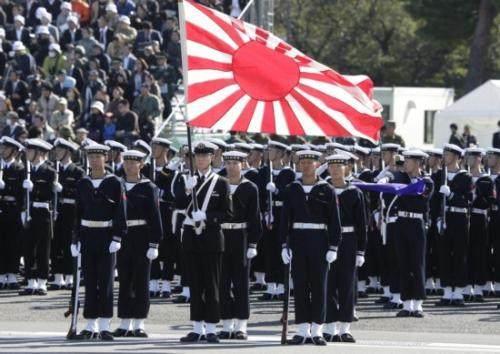 2026年5月1日，俄军210架无人机像蝗虫过境一样扑向乌克兰。同一天，日本借俄