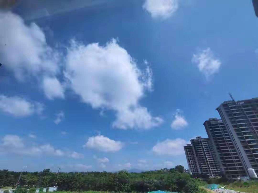 男子买房买到34层，收房时得知只建到32层！开发商员工：盖到32层就不让盖了，公