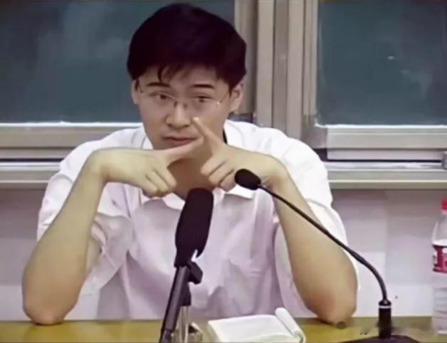 罗翔老师这段话杀死了我的懒惰，他说：
“若是学不进去，玩不尽兴，睡不安稳，满心焦