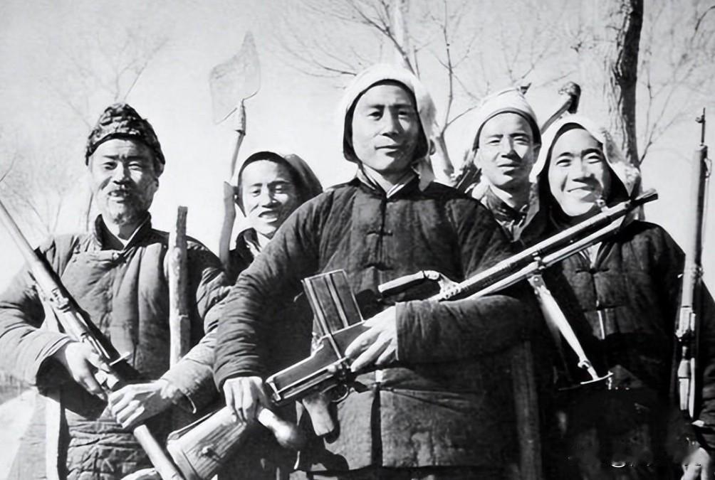 1939年，一地主将300多名八路军接到家中休养，谁料还没待一会，就有1200日