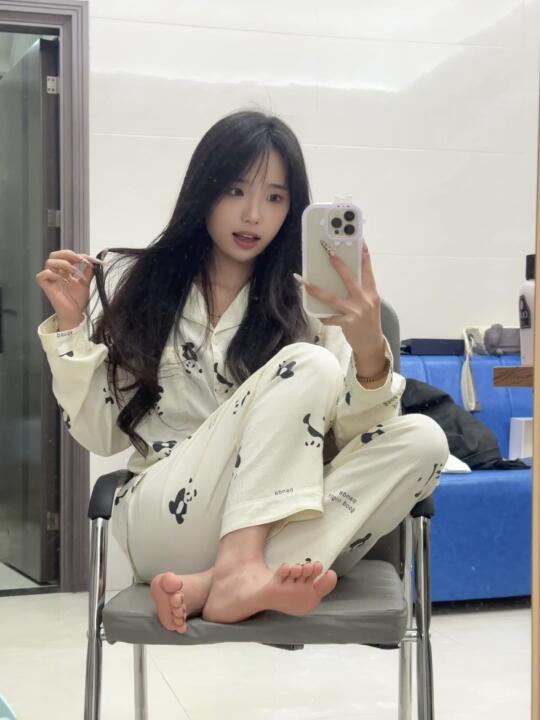 终于对自己的眼周下手了！！