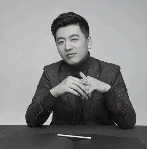 现在最扎心的，莫过于张雪峰公司的全体员工。春节放假22天、2月仅上4天班，入职两