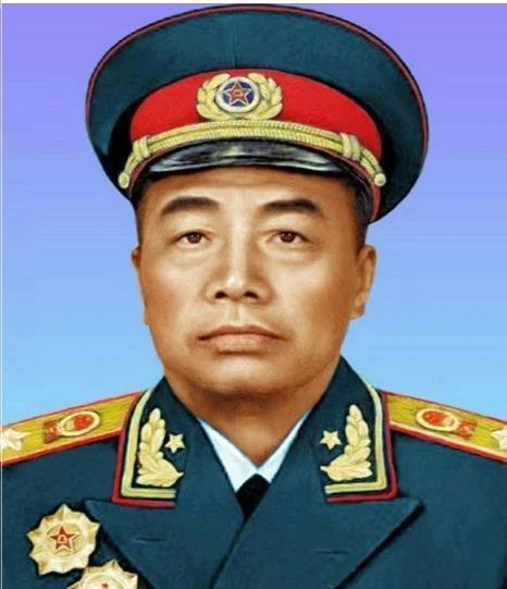 毛泽东在中国革命和建国之初，工作似乎从未停歇。他的睡眠质量显得尤为重要，身边工作