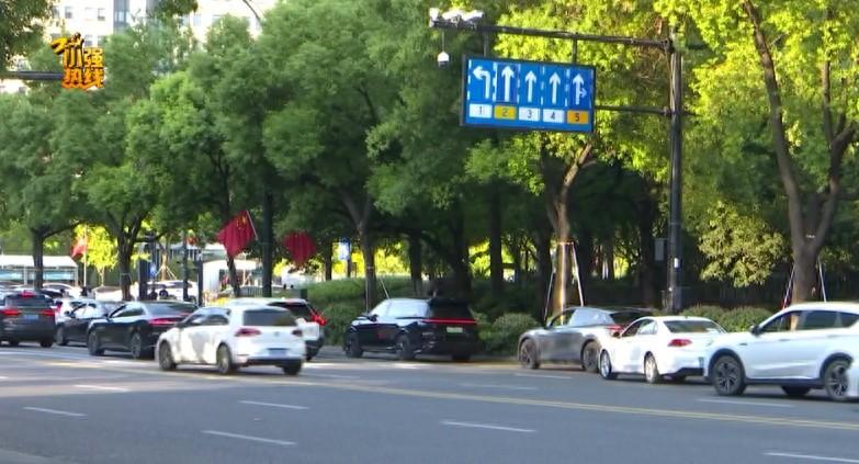 “不坐就滚下去！”温州，一名男子为两名高中女儿预约顺风车返程，下单后，男子向司机