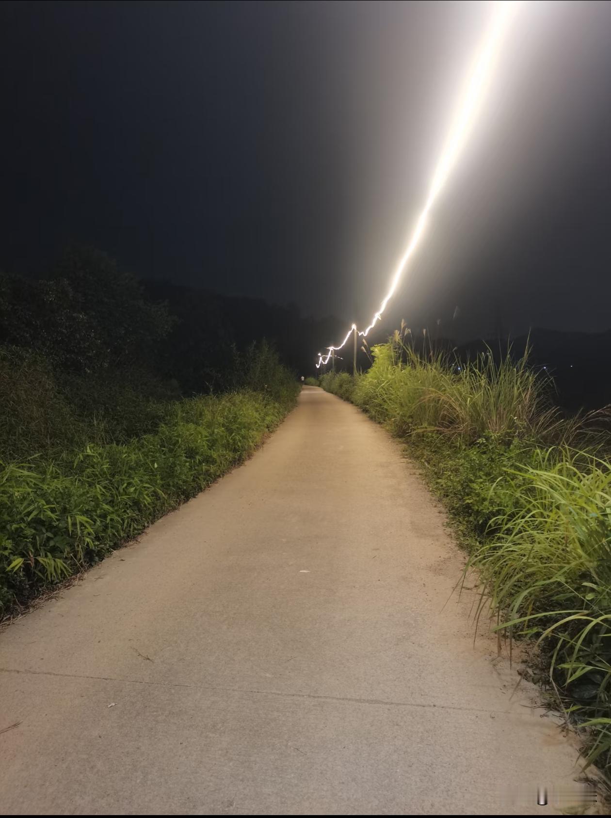 农村这样的地方，晚上敢不敢走