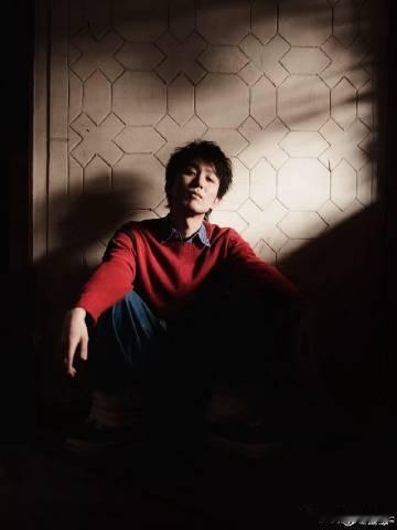 蒋龙杨超越张弛演我被点名 谁懂这种被点名的本能恐慌，三人花式装忙各有妙招，果断蹲