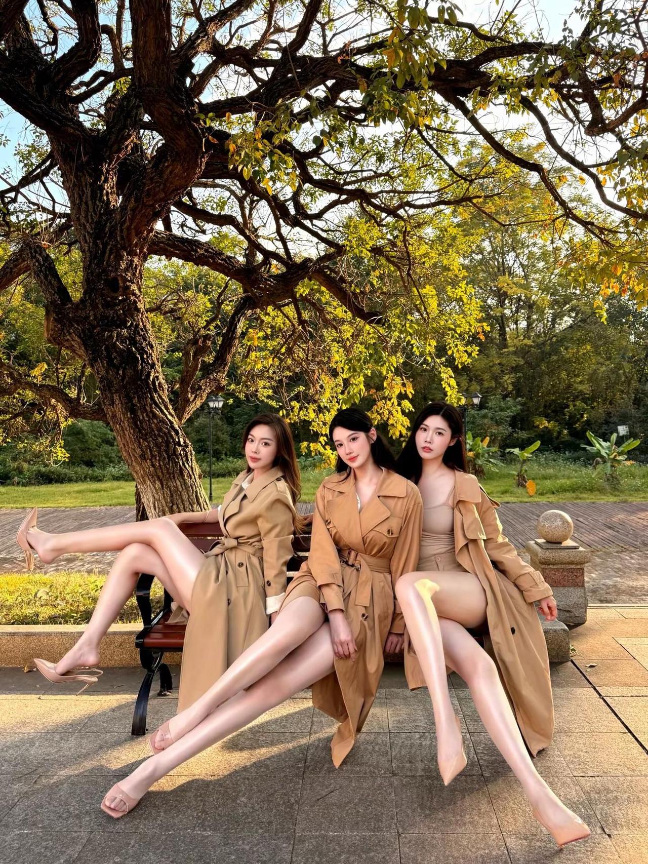 温柔 知性 优雅。闺蜜 穿搭 大长腿 氛围感