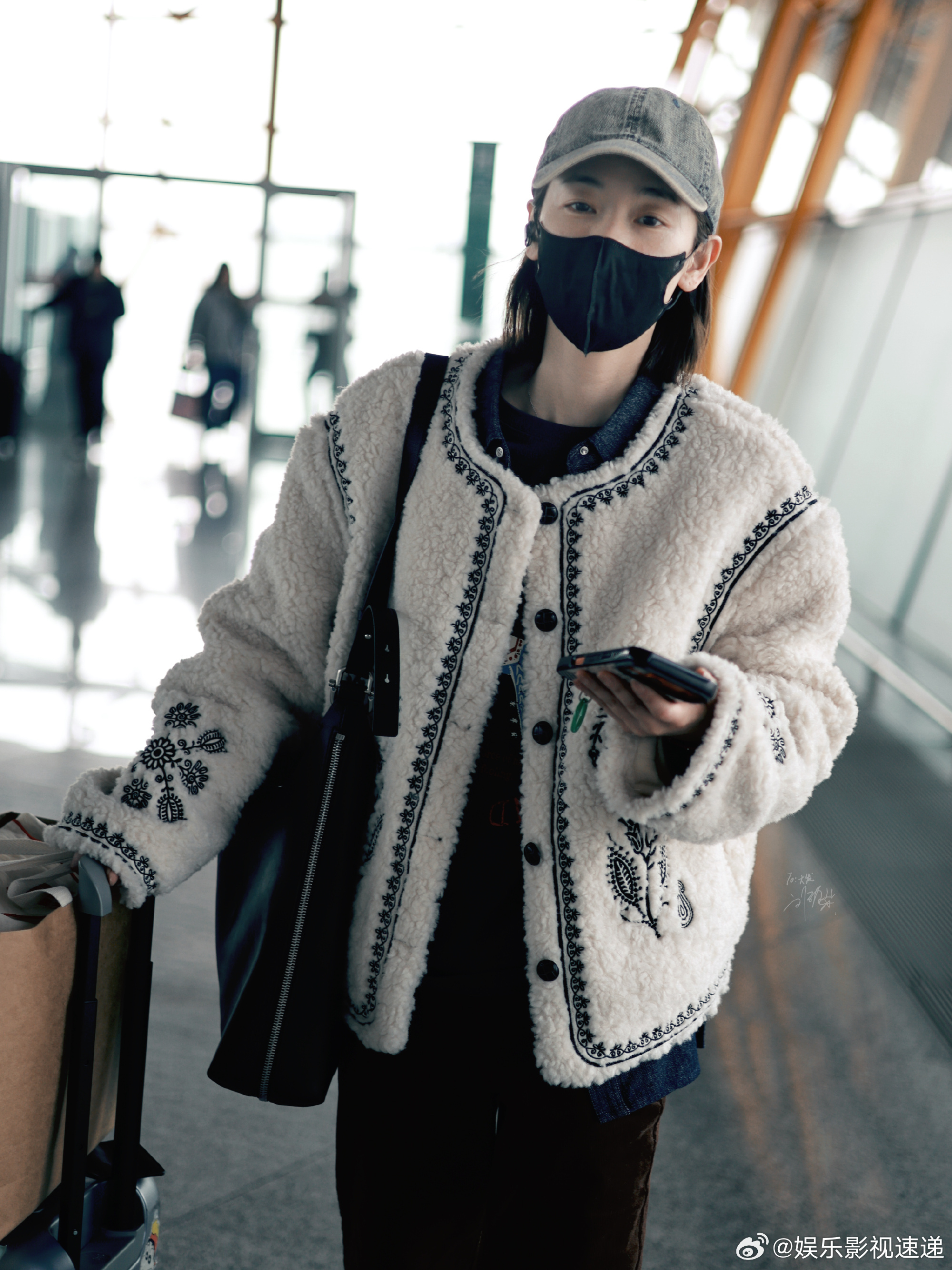 刘雅瑟帮柏庶加倪妮微信隐身的名字 看剧的时候一直在想任小名和柏庶什么时候能和好，