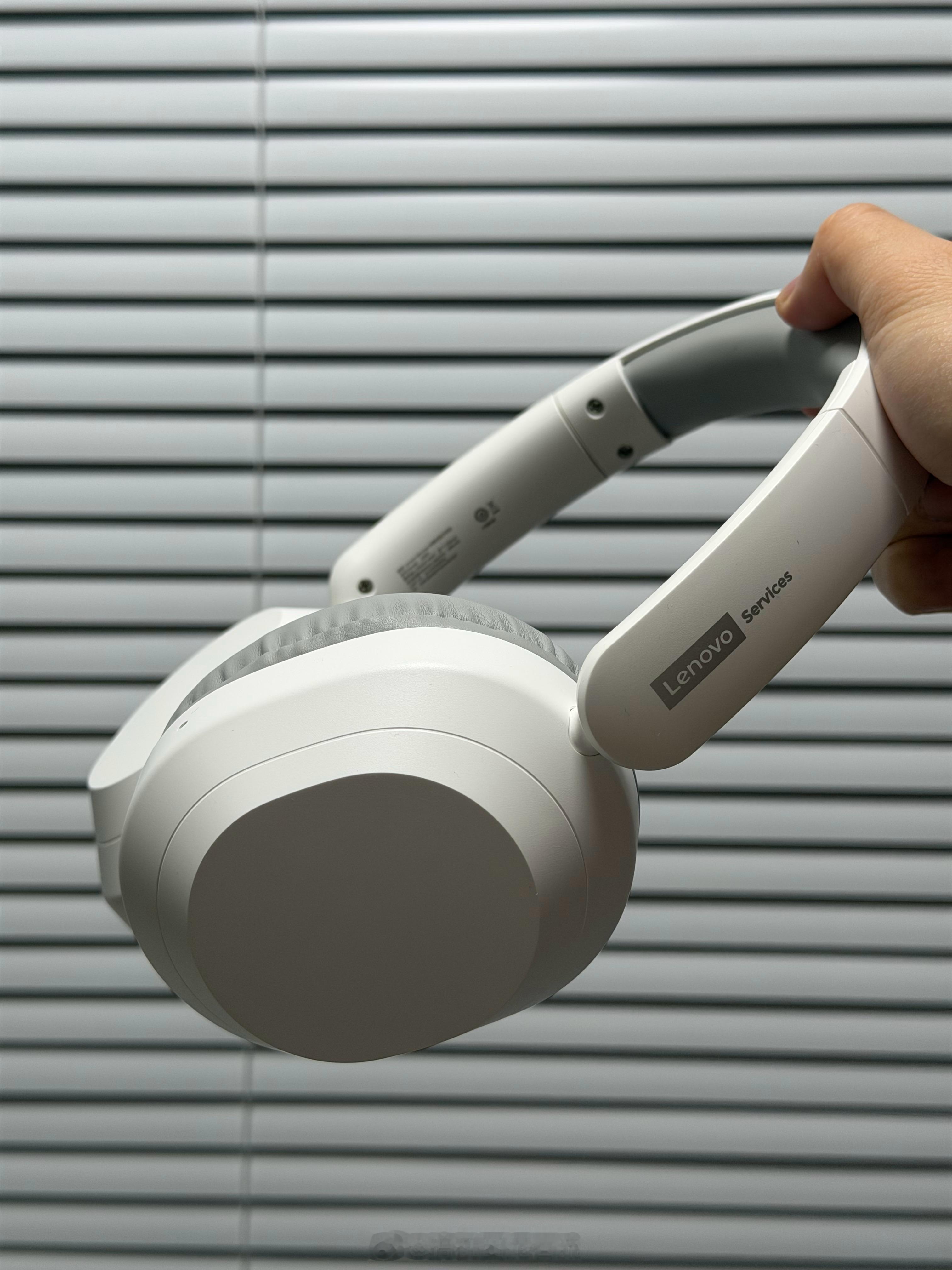 【抽奖】老规矩，关注+转发即可，开启冲50万粉福利，5.5号抽一位幸运粉丝送出联