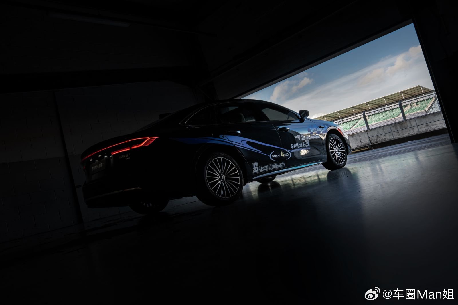 今天被吉利银河星耀7的银石首测刷屏了，说实话，这是我今年看到的最解气的一条汽车新