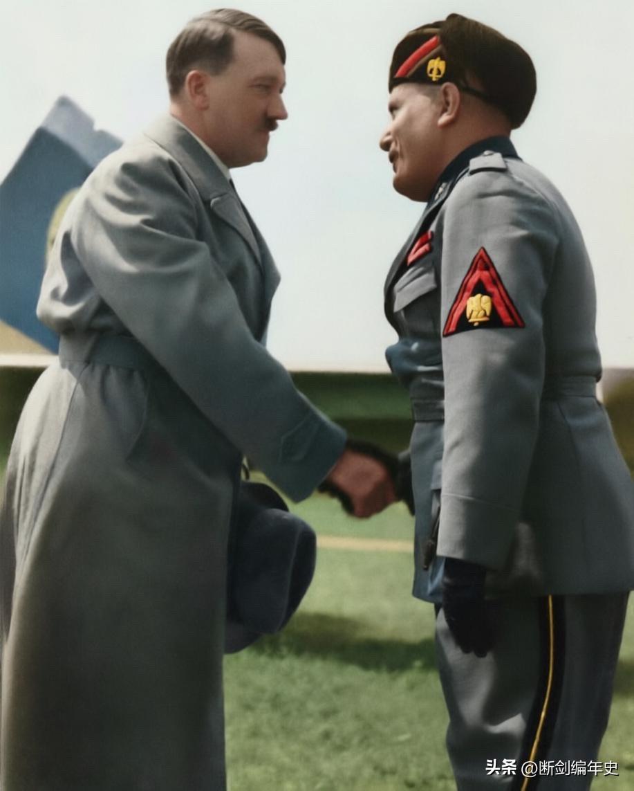 希特勒与墨索里尼的关系，是二战史上一对复杂的政治联盟，既有意识形态的亲近，也有现