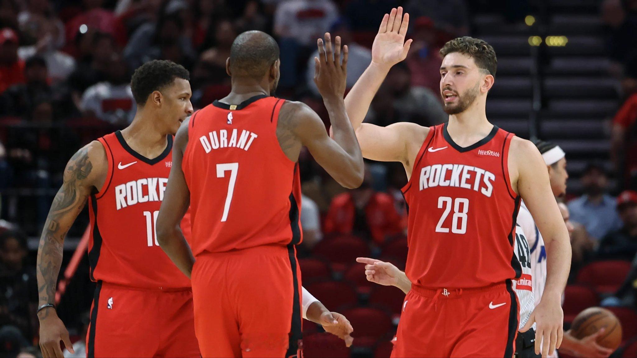 休斯顿队去年全明星赛前的战绩：34胜21负休斯顿队今年全明星赛前的战绩：33胜2