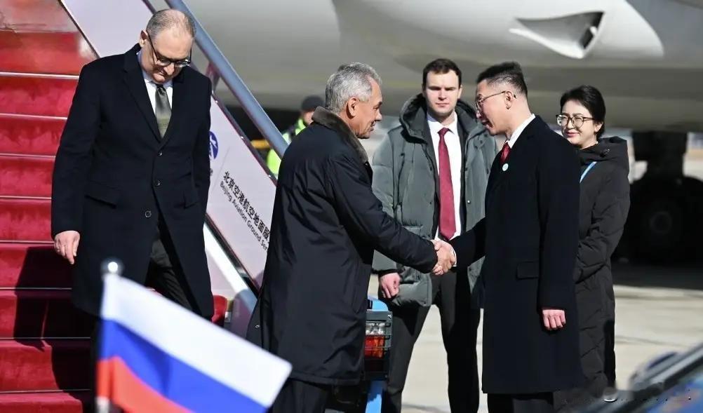 绍伊古紧急到访北京，三件大事，急需与中国“战略对表”。哈梅内伊亲信拉里贾尼（国安