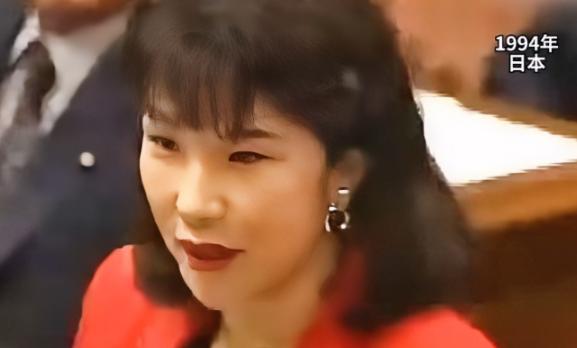 高市早苗是第1个，将我外交部，解放军报等逼得下场的日本首相，而且警告也是层层叠加