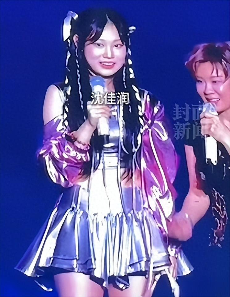 -同样是星二代演唱会上献唱，张杰女儿被力挺，小沈阳女儿却遭吐槽，两点原因不容忽视