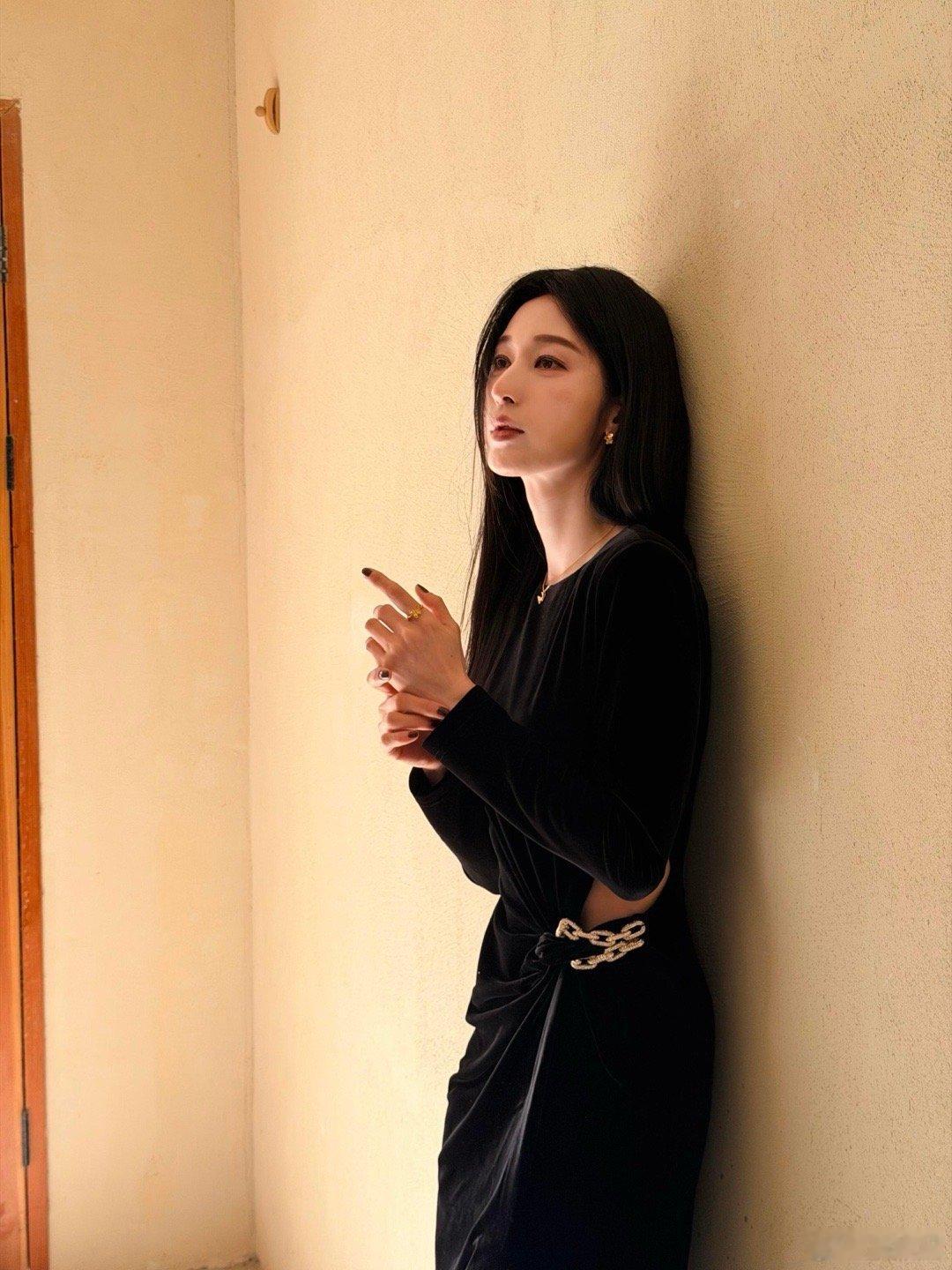 张俪的对手戏演员是黑蛇白蛇刷新认知的对手戏！张俪vlog揭秘合作演员是黑蛇白蛇，