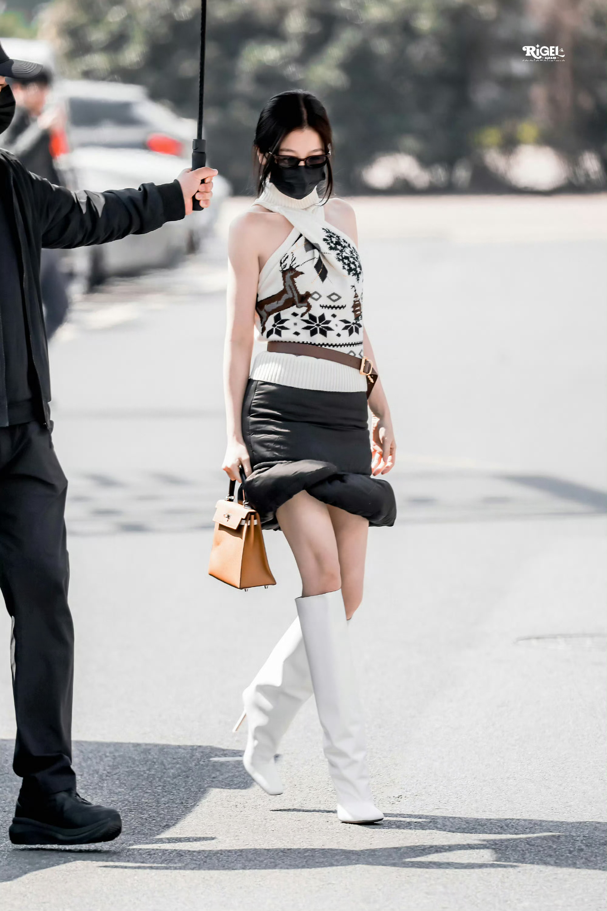 虞书欣露肩背心低马尾造型，好时尚的造型，一键入夏🥵 