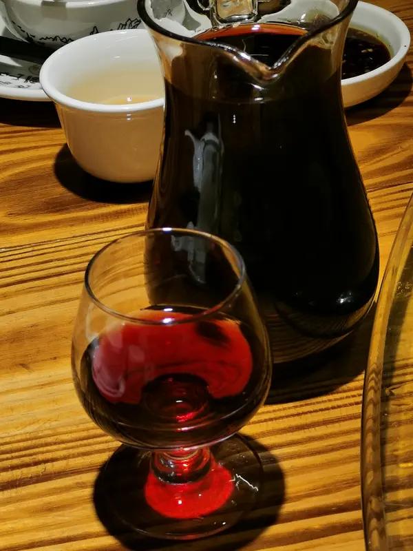 忆江南
同学会，美酒醉今朝。
五十年来如一梦，
三千期冀比天高。
执手共逍遥。
