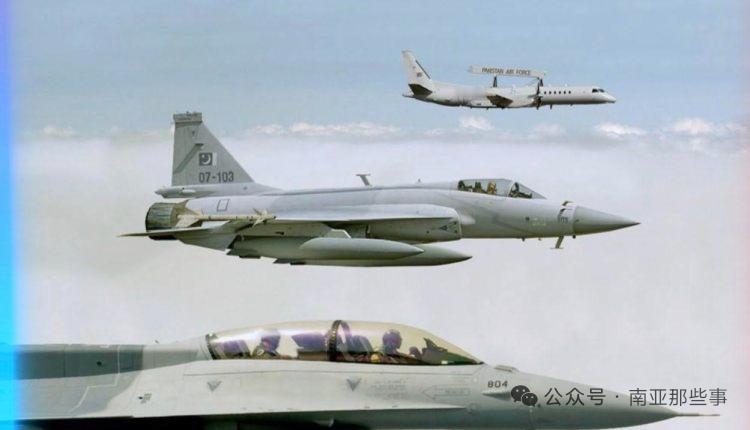 伊朗曝谈判团内幕这事儿太惊险了，简直就是现实版的“谍战大片”。美伊谈判期间，美方