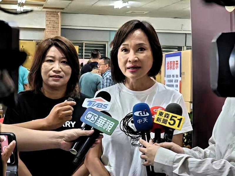 郑丽文当选国民党主席第一天，党内同志柯志恩的一席话就引发关注。她说期待郑丽文“修