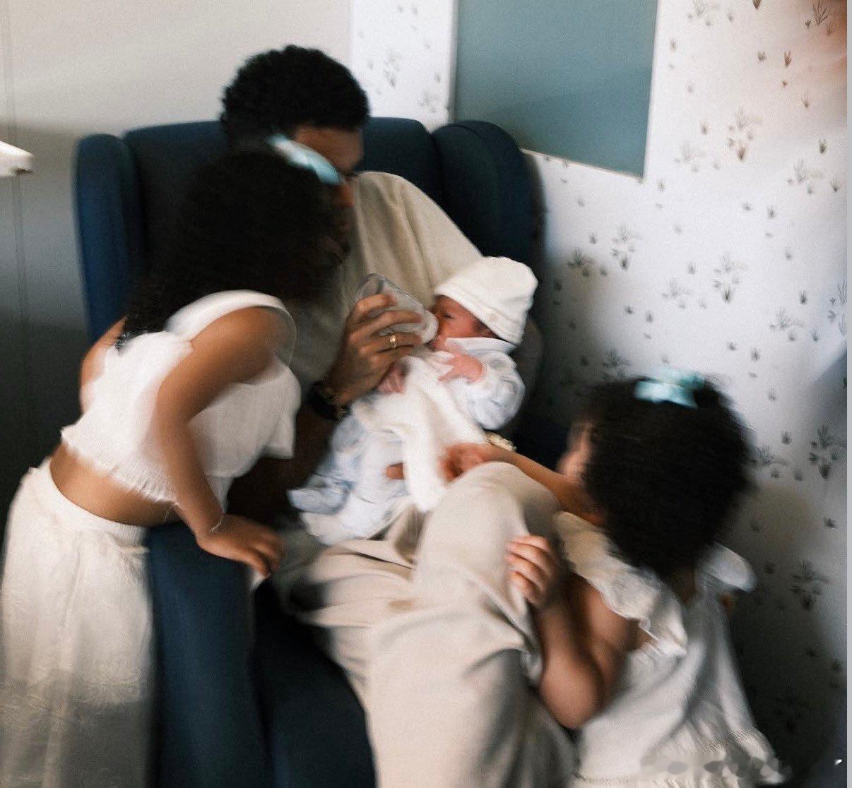恭喜了，迪亚斯喜获儿子路易斯·迪亚斯夫妇迎来第三胎，妻子生下期待已久的长子——费
