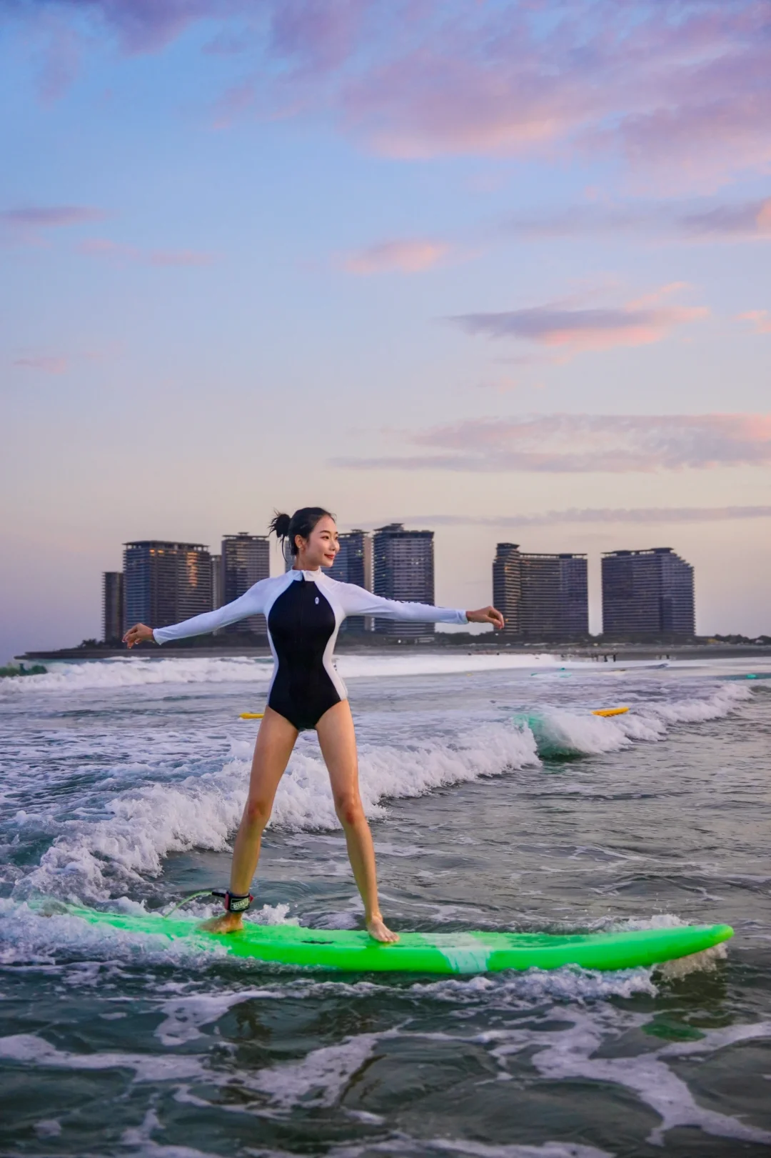 🏄🏽‍♀️夏日冲浪｜踩在浪尖上的自由时刻