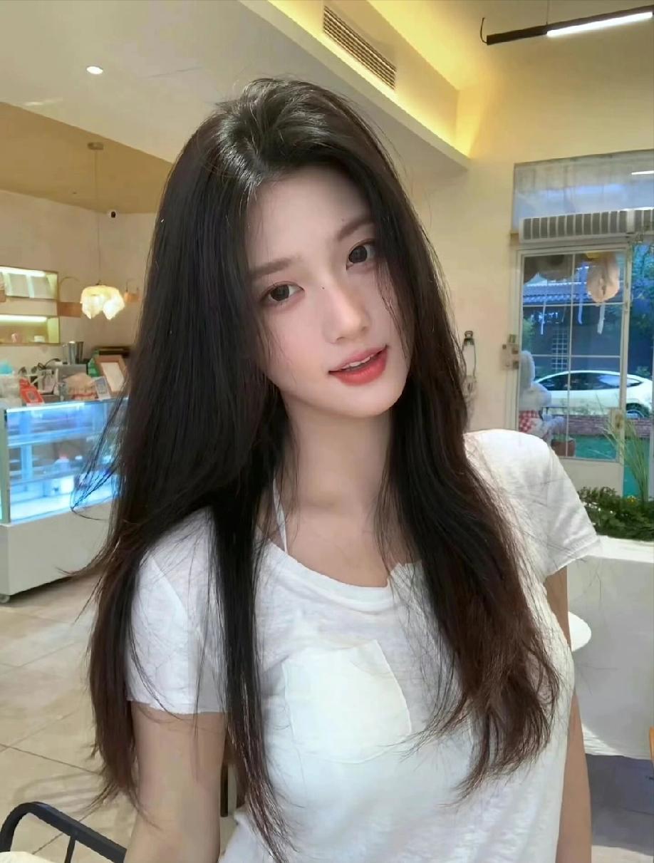 女生简简单单的穿搭也很美温婉大方的女生 素净少女照 甜清纯美女 甜美 甜妹 美女
