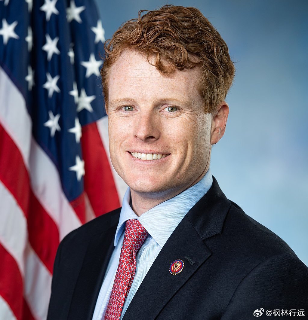 1、前众议员乔·肯尼迪呼吁其叔叔罗伯特·肯尼迪辞去卫生与公众服务部部长职务：“小