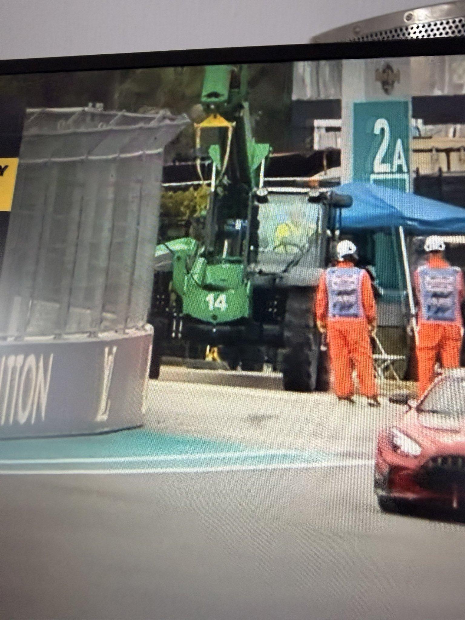 f1 赛道边上的14号绿色托拉机。。。2026f1迈阿密大奖赛