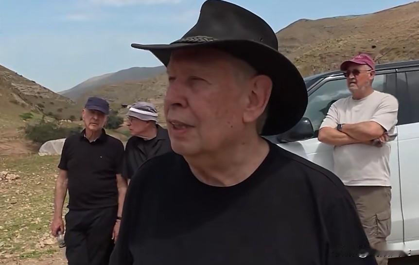 以色列摩萨德前局长塔米尔·帕尔多在视察约旦河西岸的定居者暴力事件后表示:“我的母