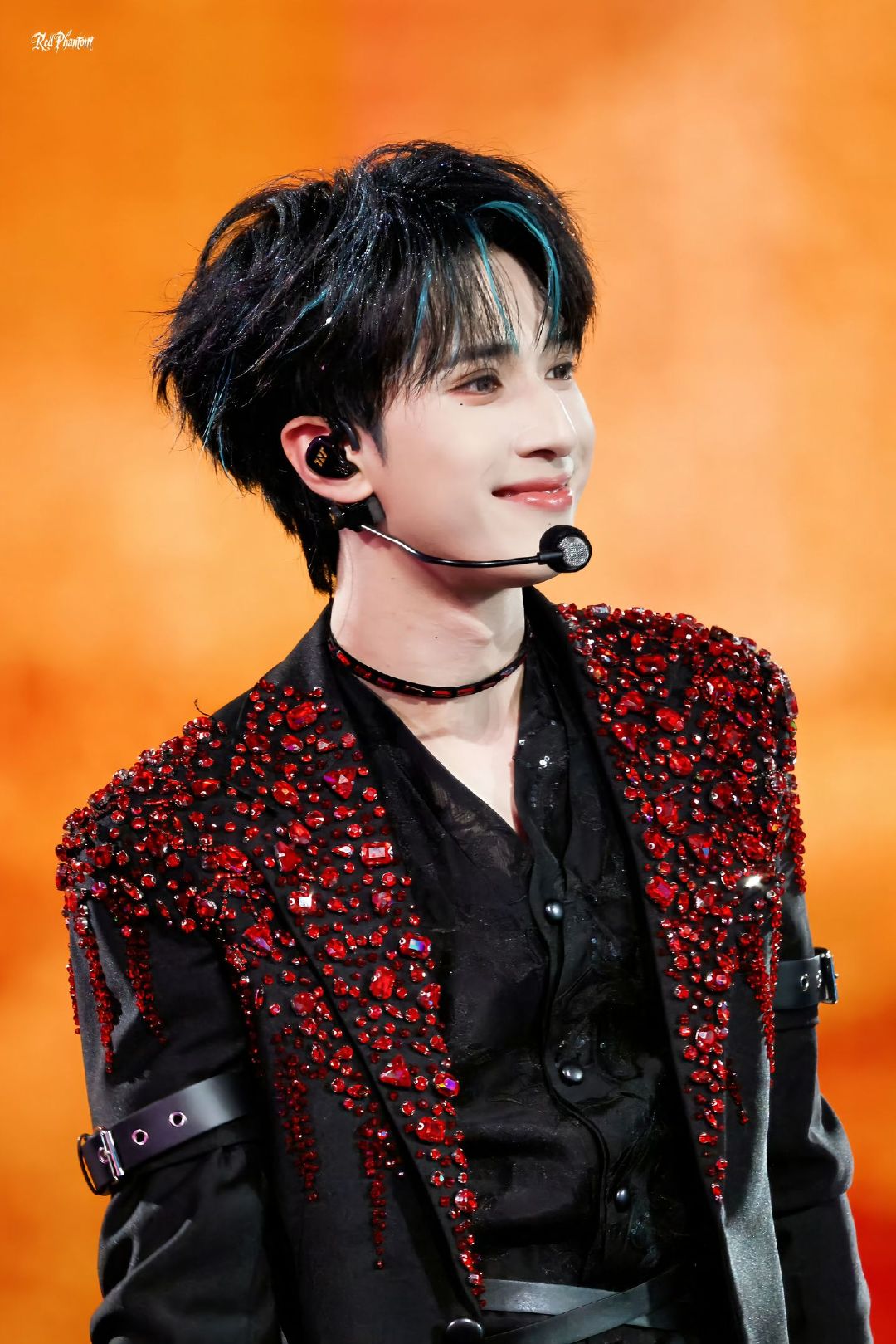 严浩翔21岁生日海报 二十一岁的严浩翔开启严寒之地 严浩翔21岁生日海报，二十一