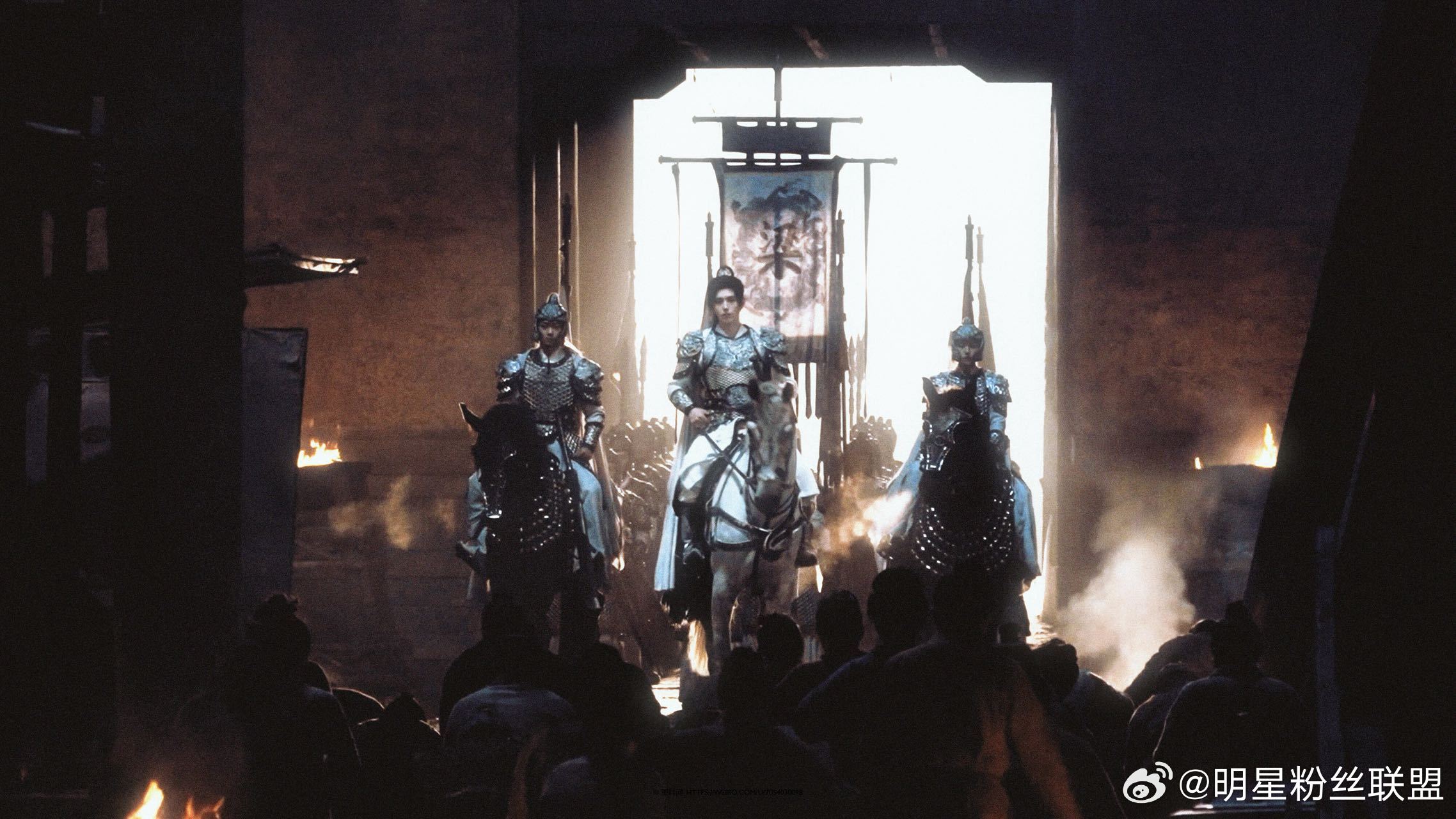 陈飞宇古偶男妲己 段胥杀疯了！铠甲加身英气逼人，伤痕妆添破碎魅惑，陈飞宇古装自带