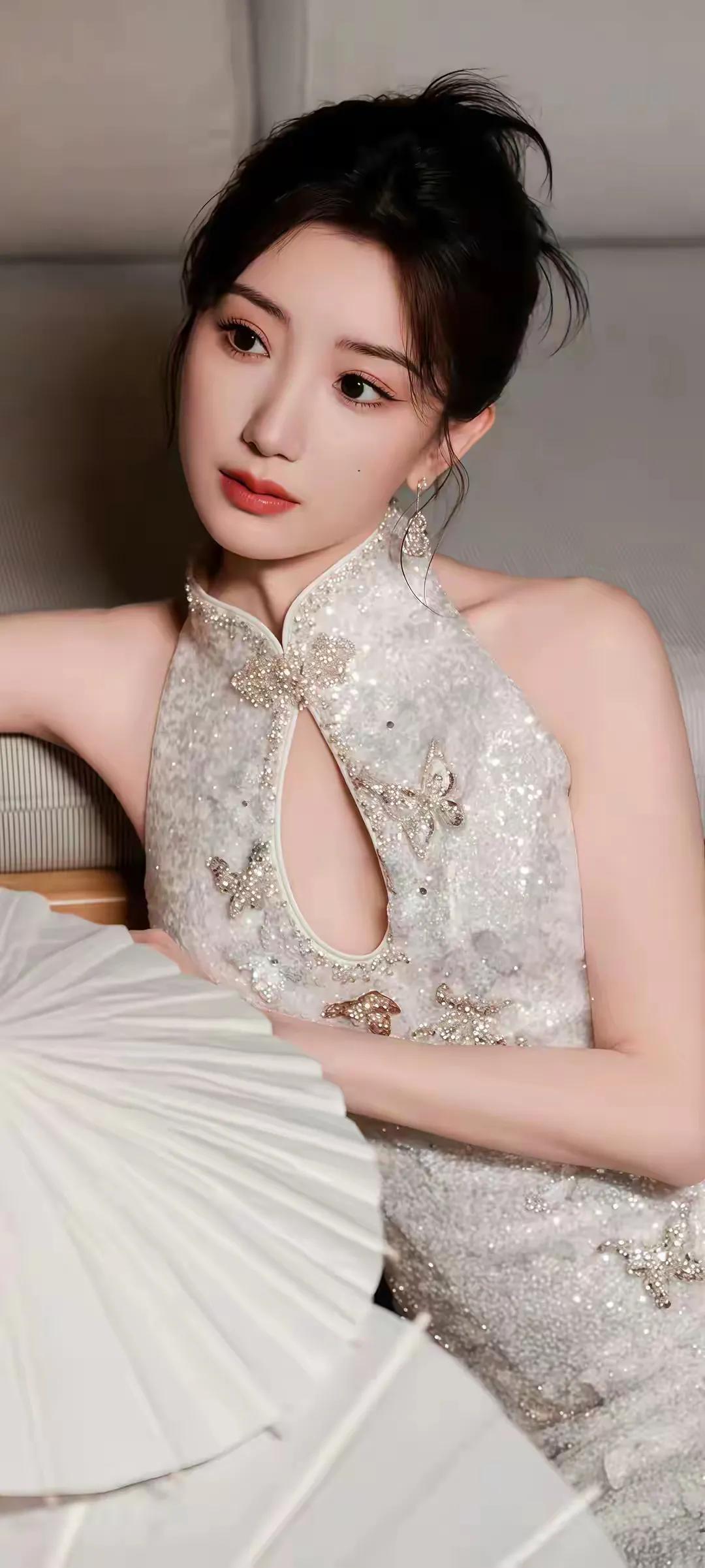 有哪个美女是让你一见钟情的男性心中的美女 你看过的最美的图片是什么