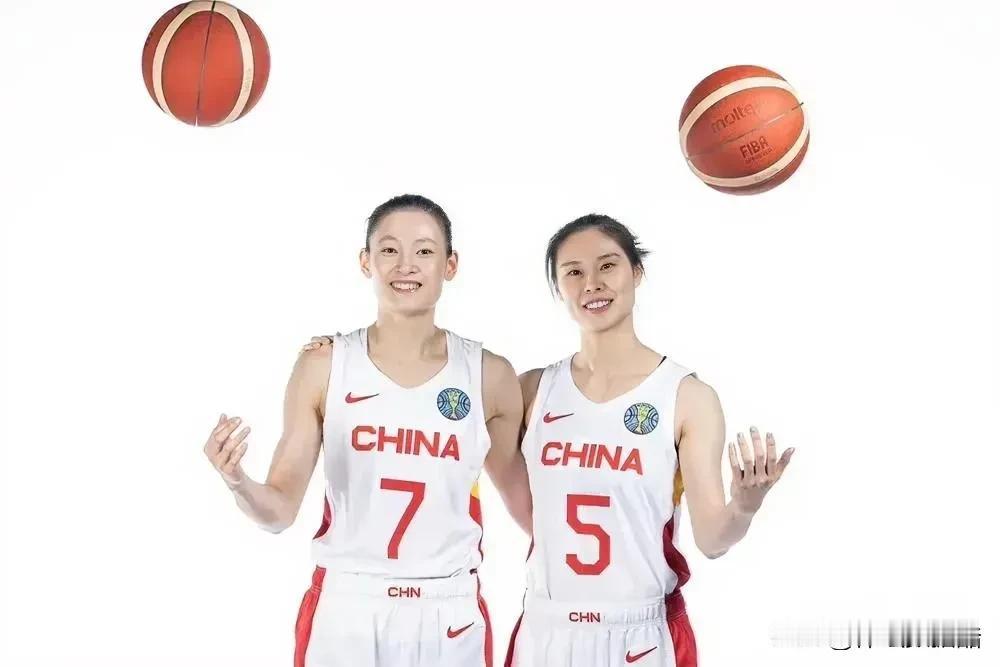 中国女篮奥运资格赛15人集训名单公布，六大后卫入选，竞争激烈！

1、王思雨
2