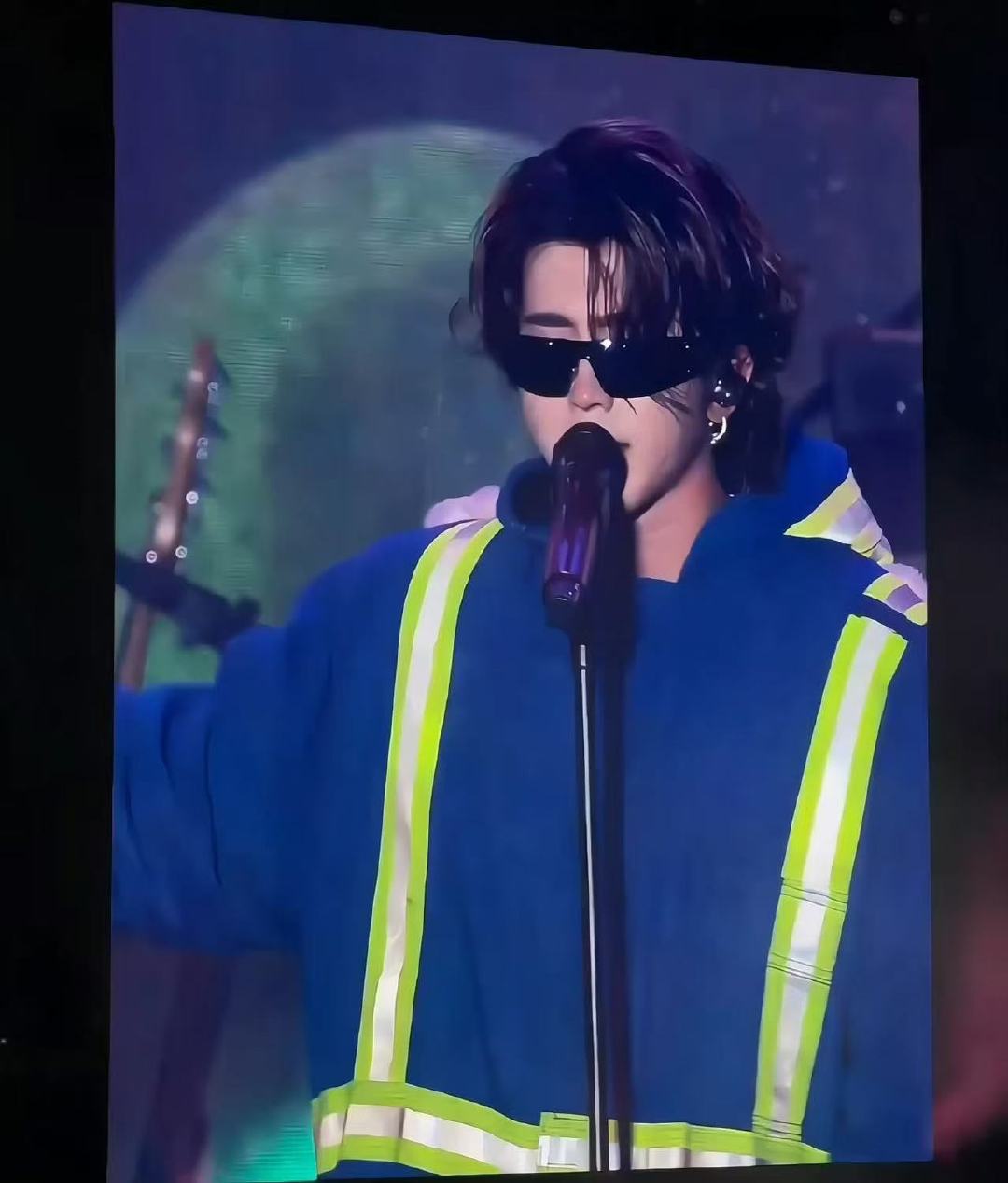 蔡徐坤新专辑首唱现场蔡徐坤新专辑live现场 我真的被蔡徐坤新专首唱舞台惊艳到了