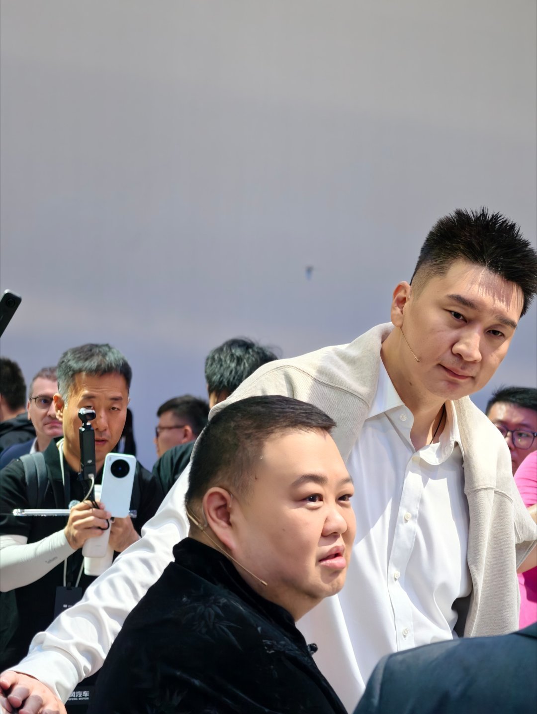 岚图展台看到了俩孙悦，很萌的身高差2026北京车展