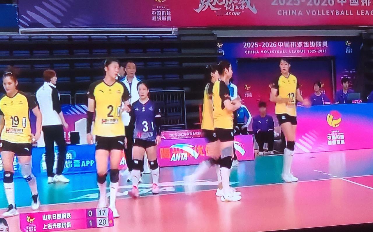 山东女排真是打不过上海女排啊！山东女排真是一局比赛也拿不下来啊！北京女排打上海女