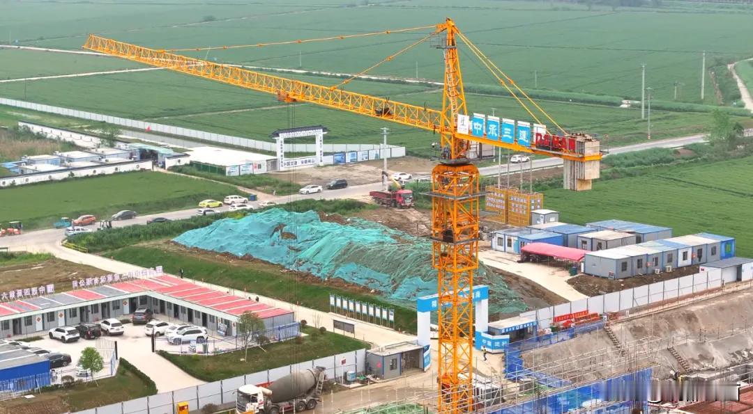 庐江新能源汽车零部件产业基地建设传来喜讯！
据悉，新能源汽车零部件产业园项目占地