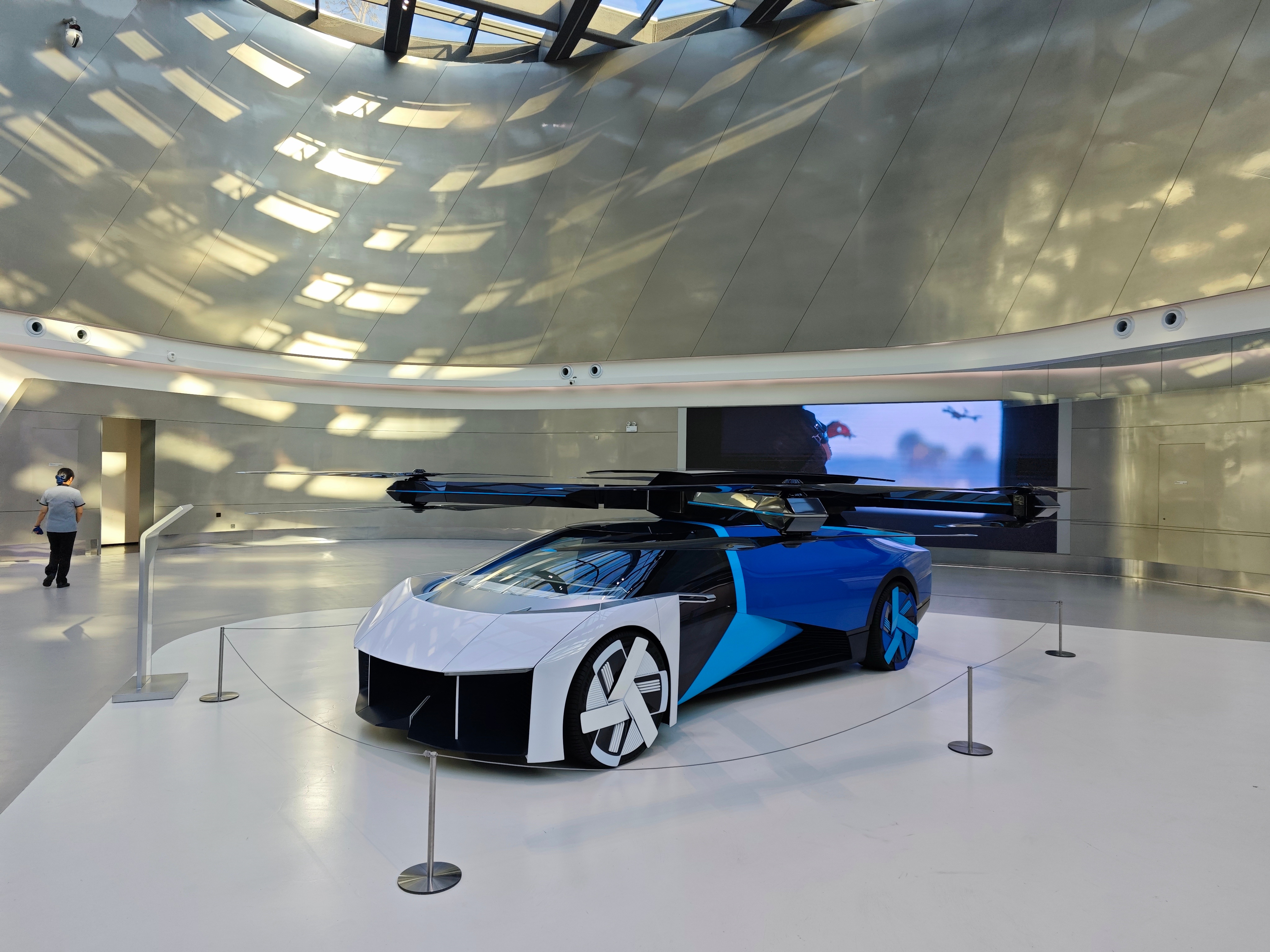 小鹏汇天的展馆，感觉来到了22世纪小鹏汽车