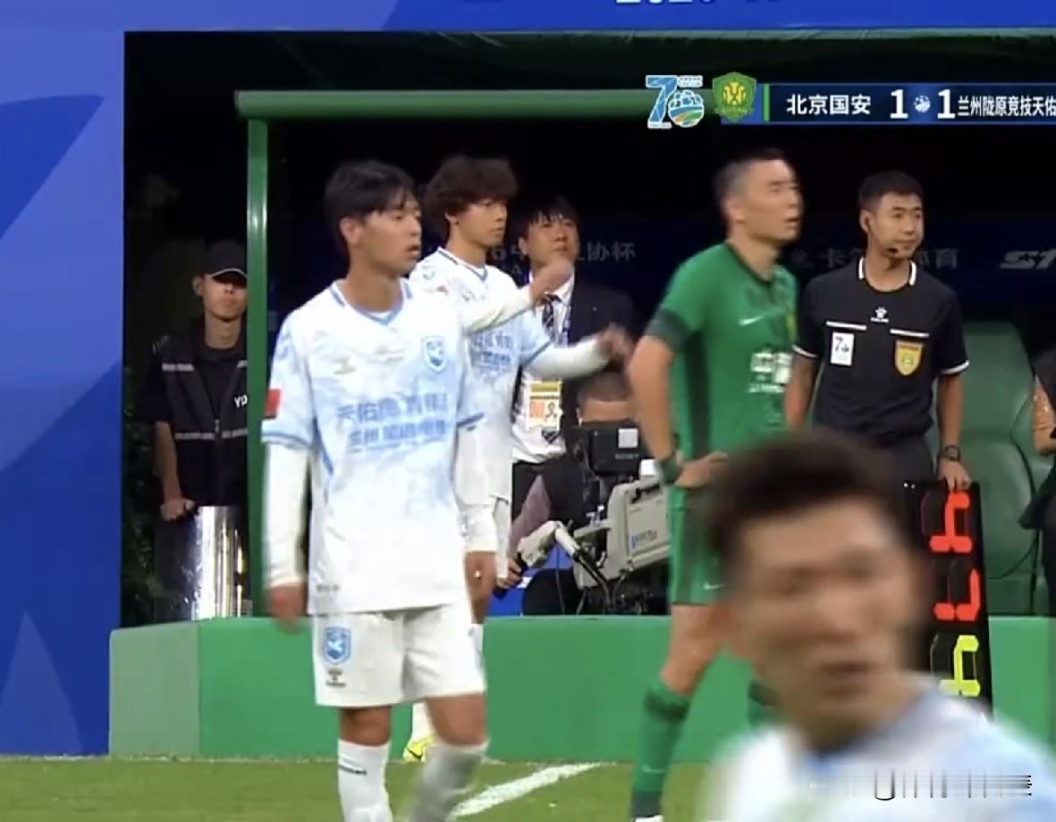 足协杯¼决赛战报，张玉宁破门反超比分，北京国安3-1兰州陇原竞技晋级四强！北京时